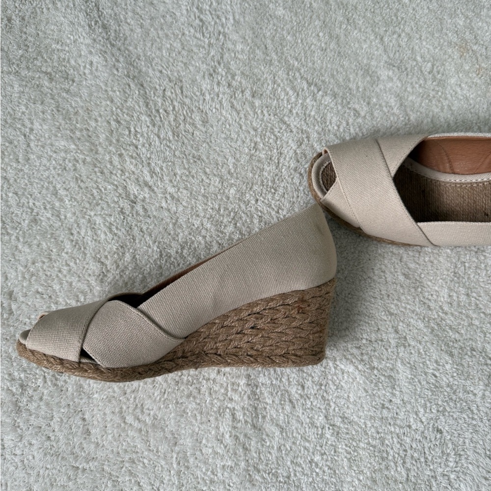 Adrienne Vittadini beige size 7 espadrille shoes - Picture 3 of 9